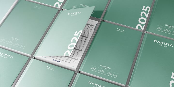 https://academy.dakota.eu/hs-fs/hubfs/catalogo-edilizia-dakota-group-2025.jpg?width=720&height=405&name=catalogo-edilizia-dakota-group-2025.jpg